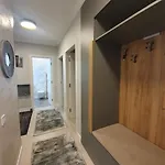 Apartment Tzuba Luxury Coresi Mall