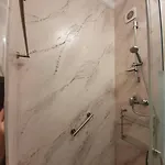 Apartment Tzuba Luxury Coresi Mall *
