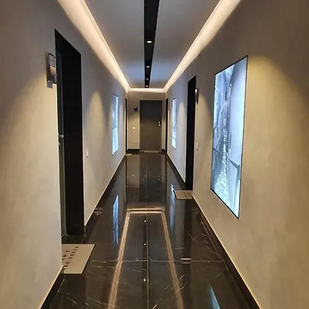 Tzuba Luxury Coresi Mall