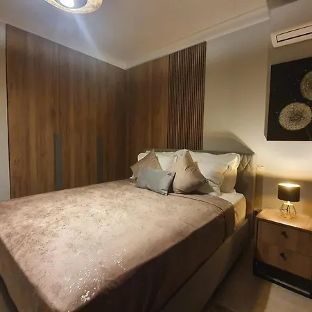 Tzuba Luxury Coresi Mall