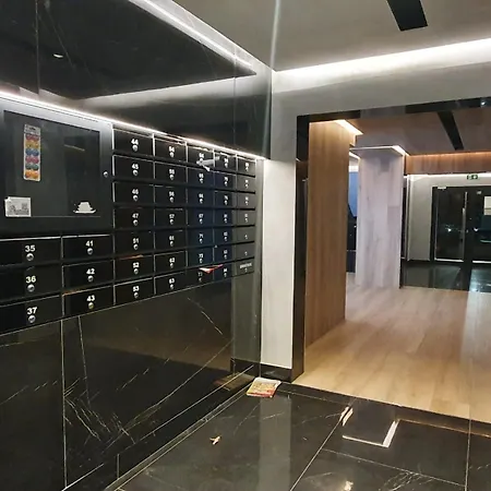Appartement Tzuba Luxury Coresi Mall *