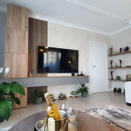 Appartement Tzuba Luxury Coresi Mall