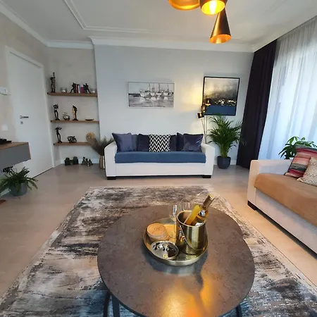 Tzuba Luxury Coresi Mall