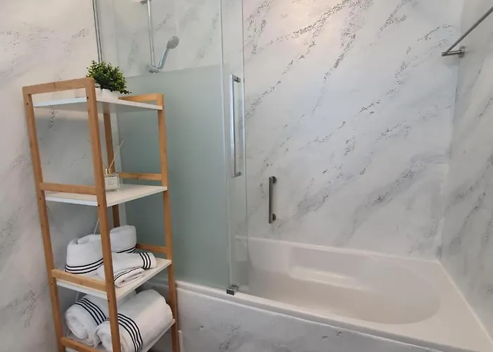 Tzuba Luxury Coresi Mall