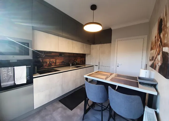 Apartment Tzuba Luxury Coresi Mall *